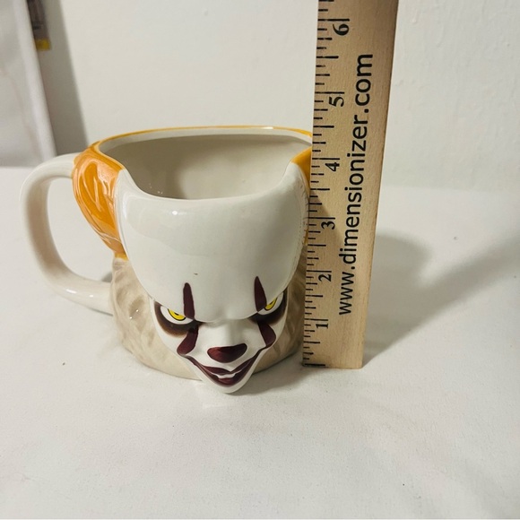 Paladone Pennywise Shaped Mug - IT Horror Movie Drinkware Ceramic Scary Spooky - Picture 5 of 5
